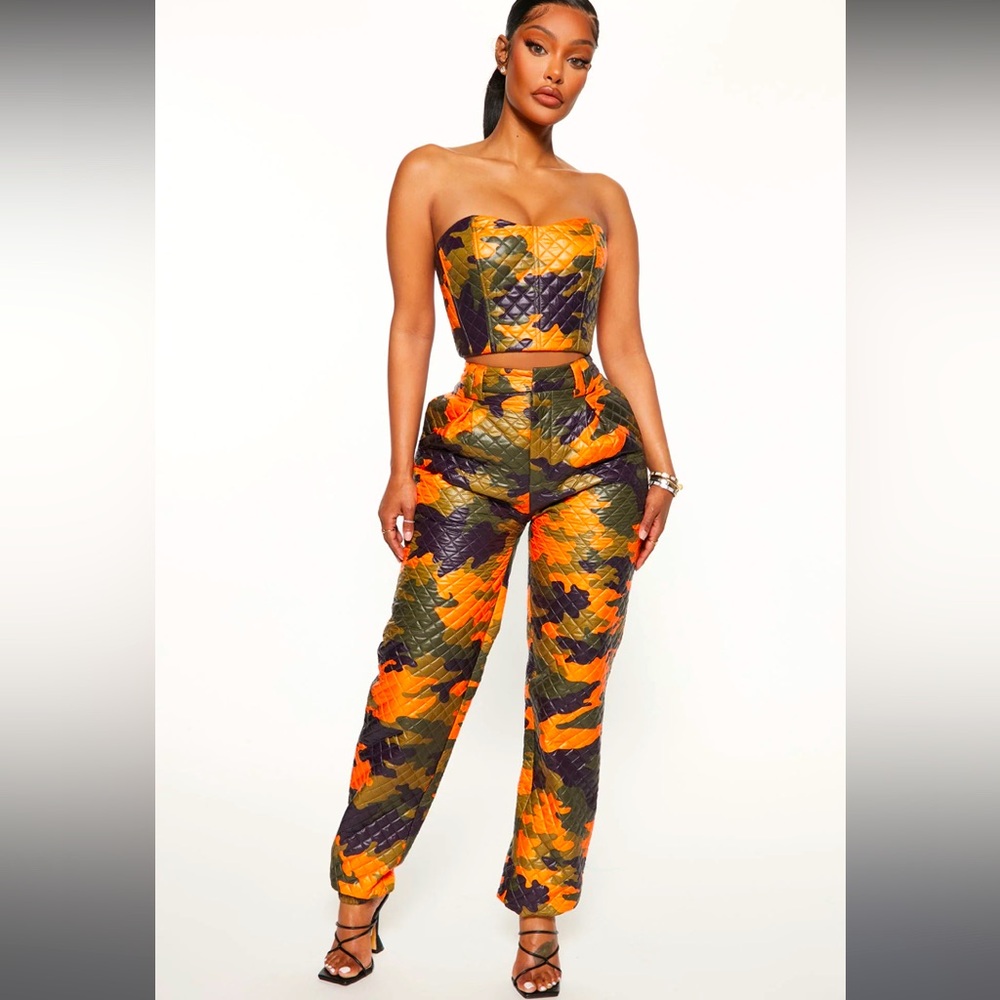 NWT Fashion Nova Camo 2 piece quilted bustier and pant hit of orange & shine  L